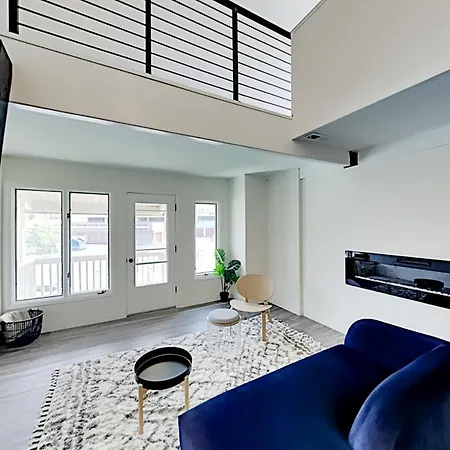 Claimjumper Condominiums 353